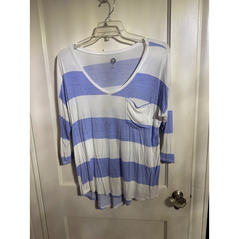 SO blue‎ & white striped V neck relaxed three-quarter sleeve T-shirt
size L